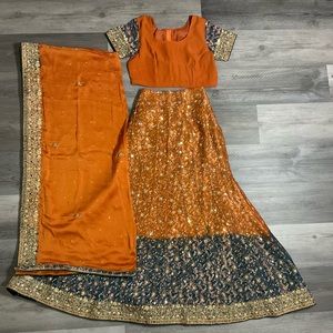 3-piece set! Includes a blouse, mermaid skirt, and shawl!